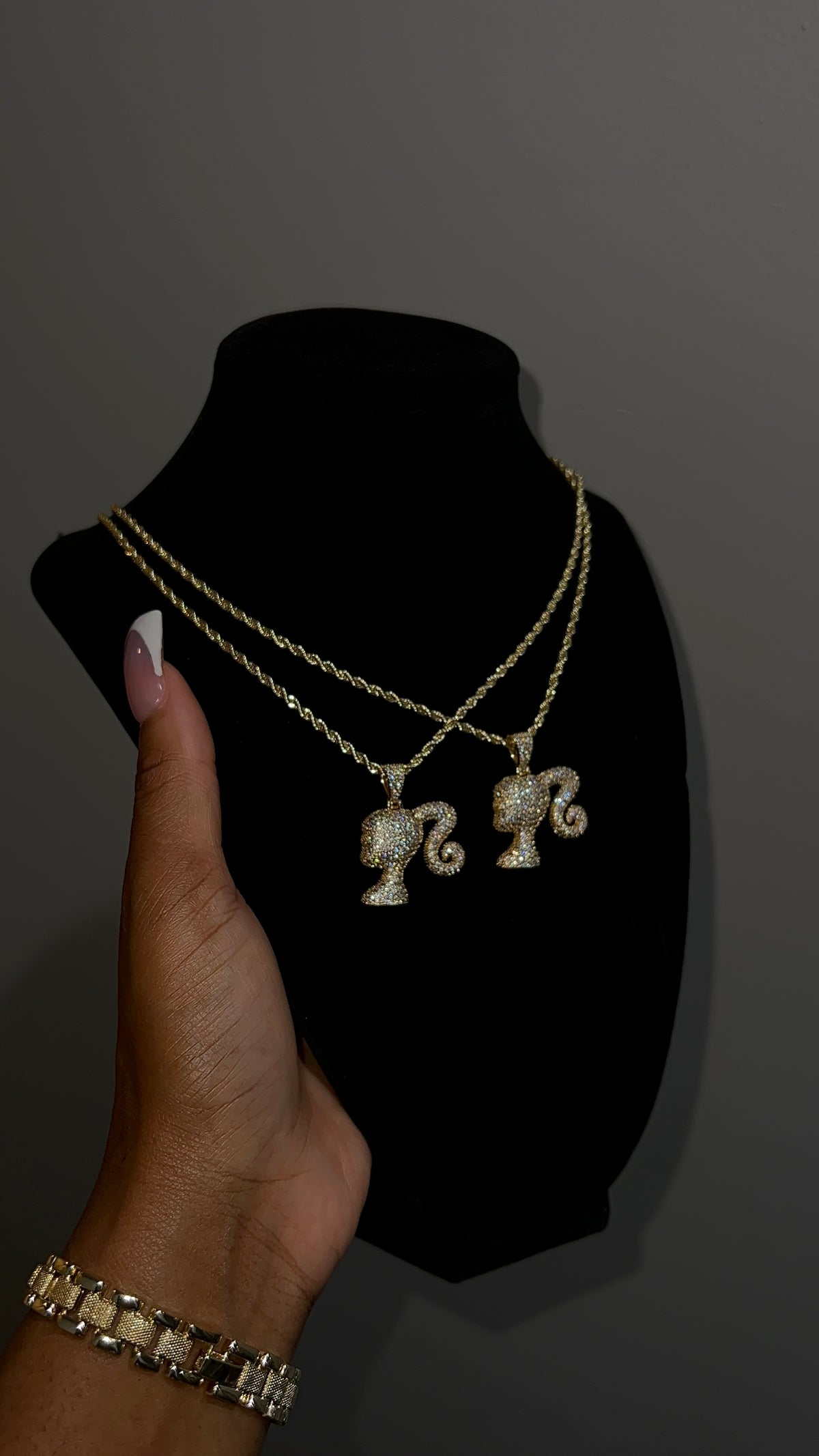 pendant necklace 
