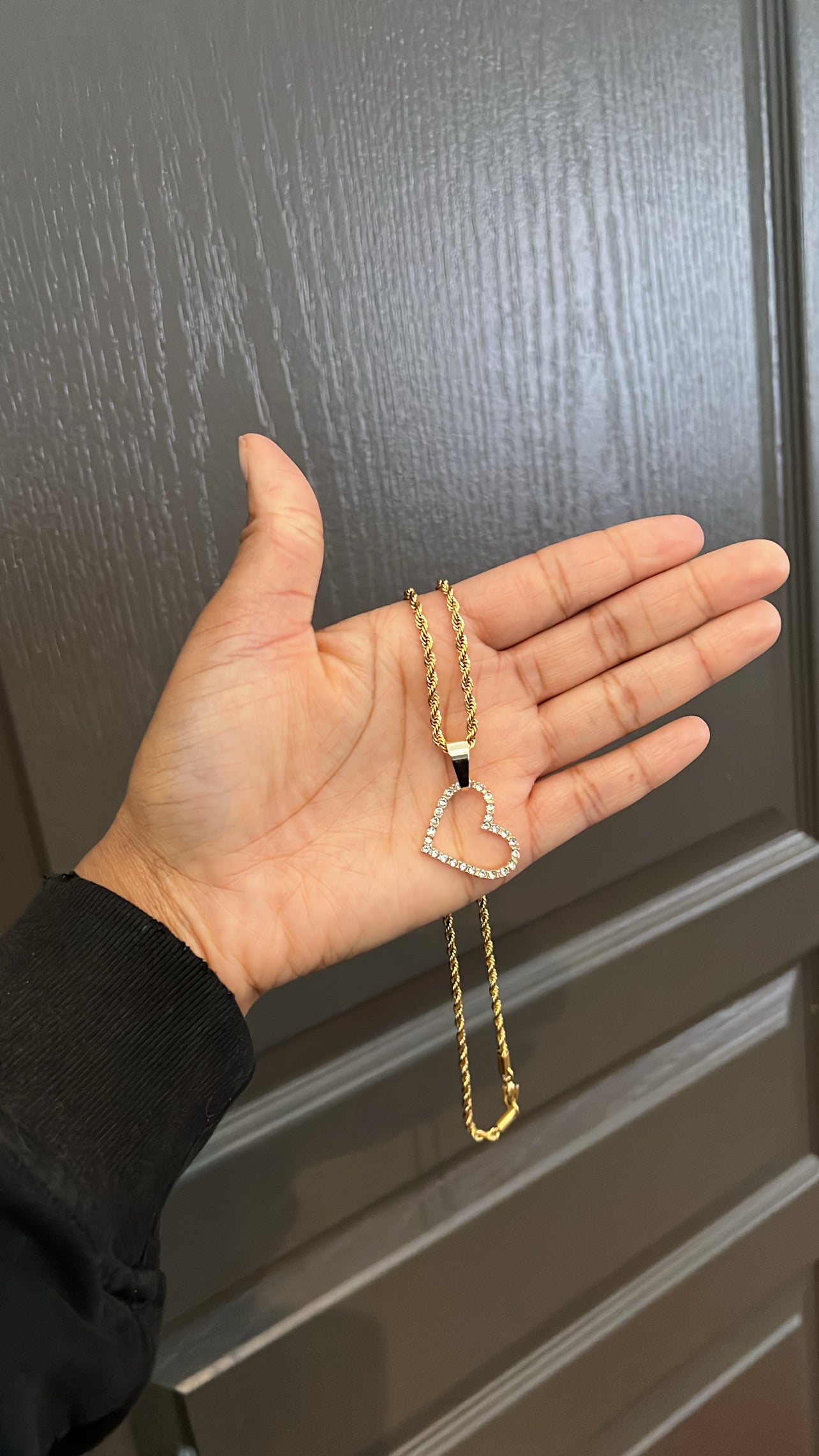 Love me pendant necklace