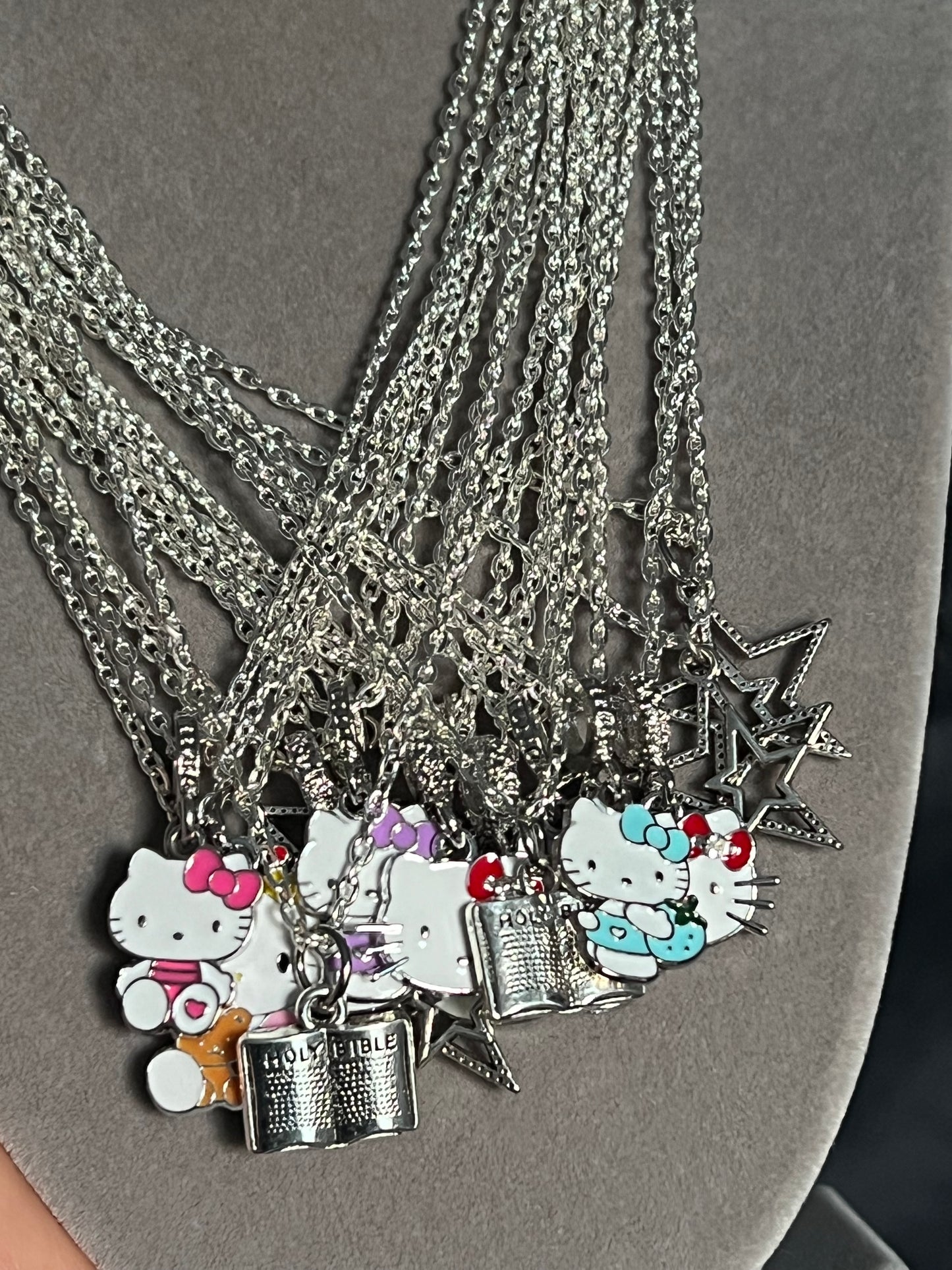 Hello kitty pendant necklace