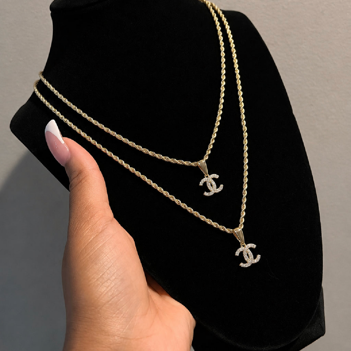 pendant necklace 
