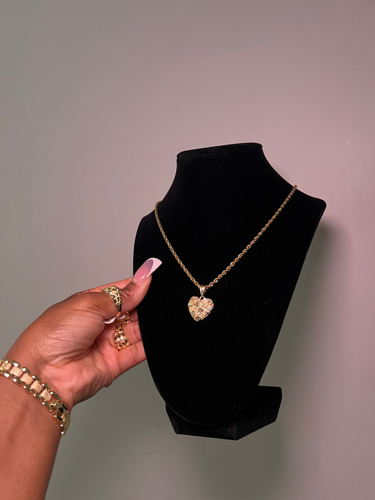 pendant necklace 