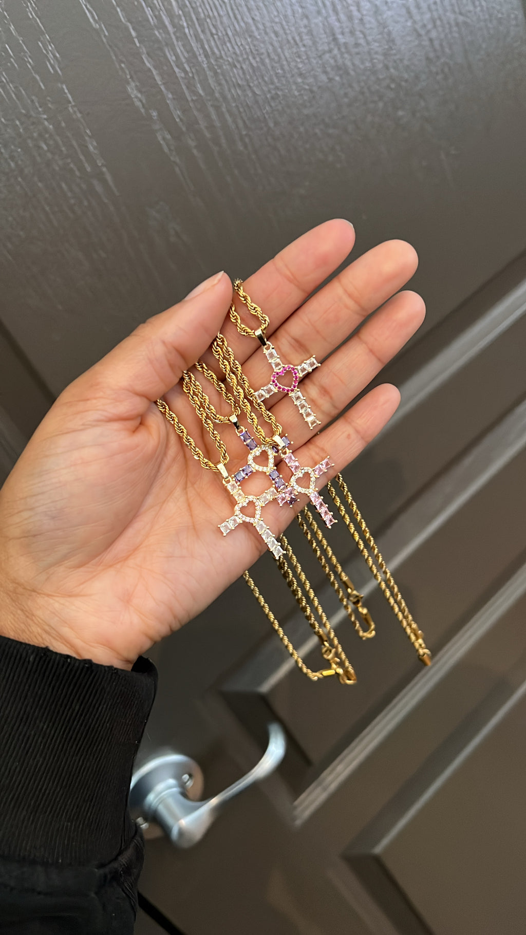 Cross hrt pendant necklace